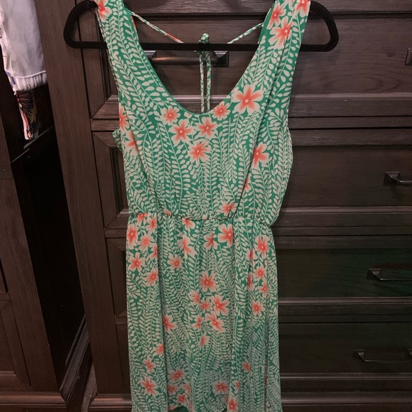 Dresses & Skirts - Floral Green Sleeveless Midi Dress with Coral Accents